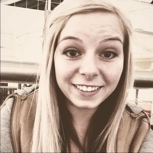 Meet your Posher, Cortney